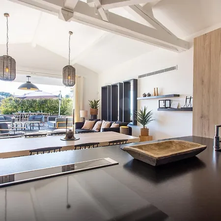 Hibiscus Penthouse *