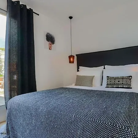 Hibiscus Penthouse