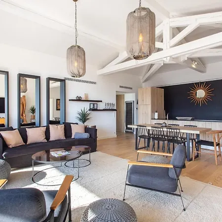 Hibiscus Penthouse Lägenhet