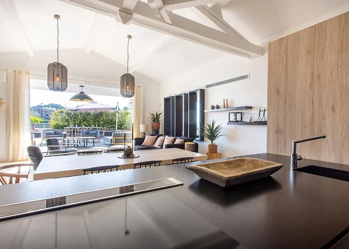Hibiscus Penthouse *