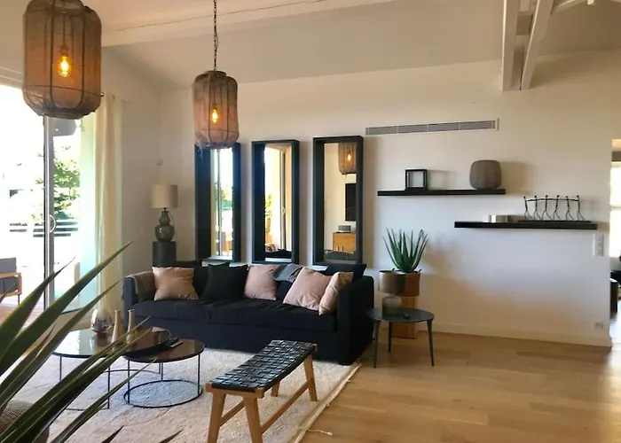 Hibiscus Penthouse Daire *