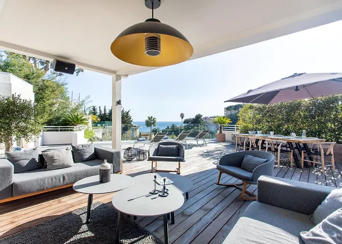 Hibiscus Penthouse