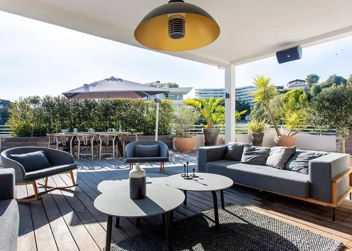 Hibiscus Penthouse