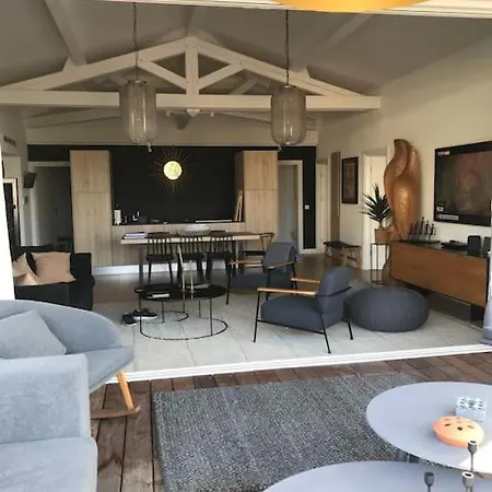 Hibiscus Penthouse 公寓 *