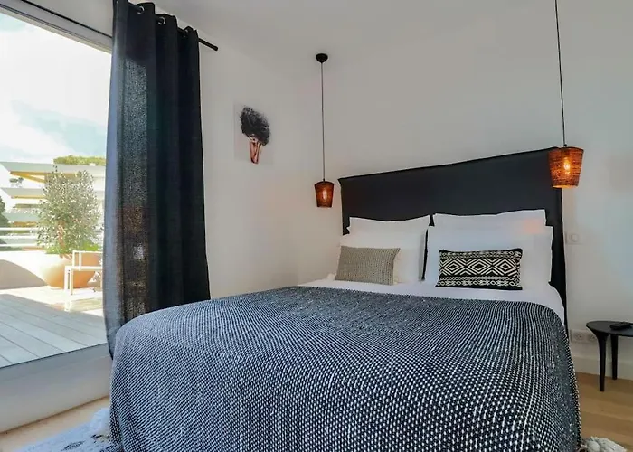 Hibiscus Penthouse